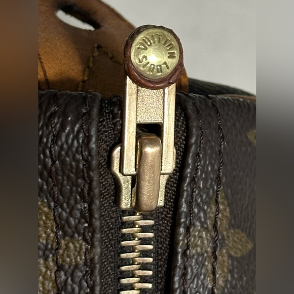 Louis Vuitton Speedy 40 Monogram Canvas Leather - Picture 16 of 16